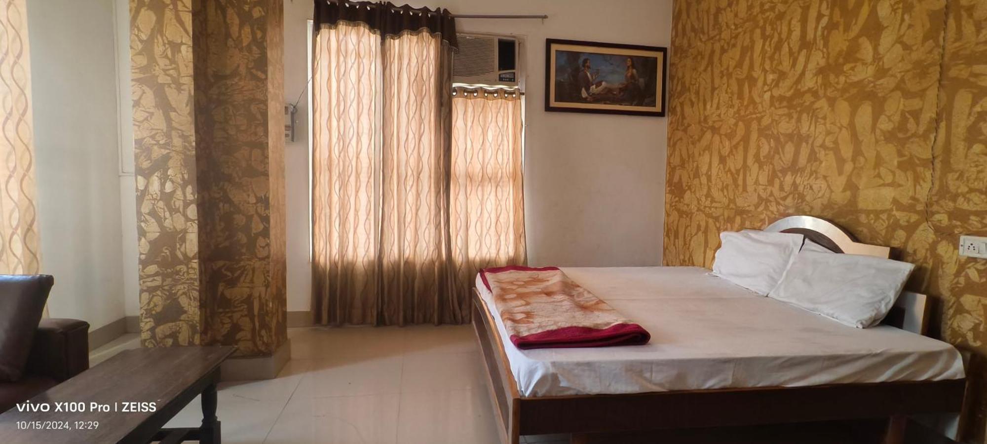 Surya Hotel Sirsa Rum bild
