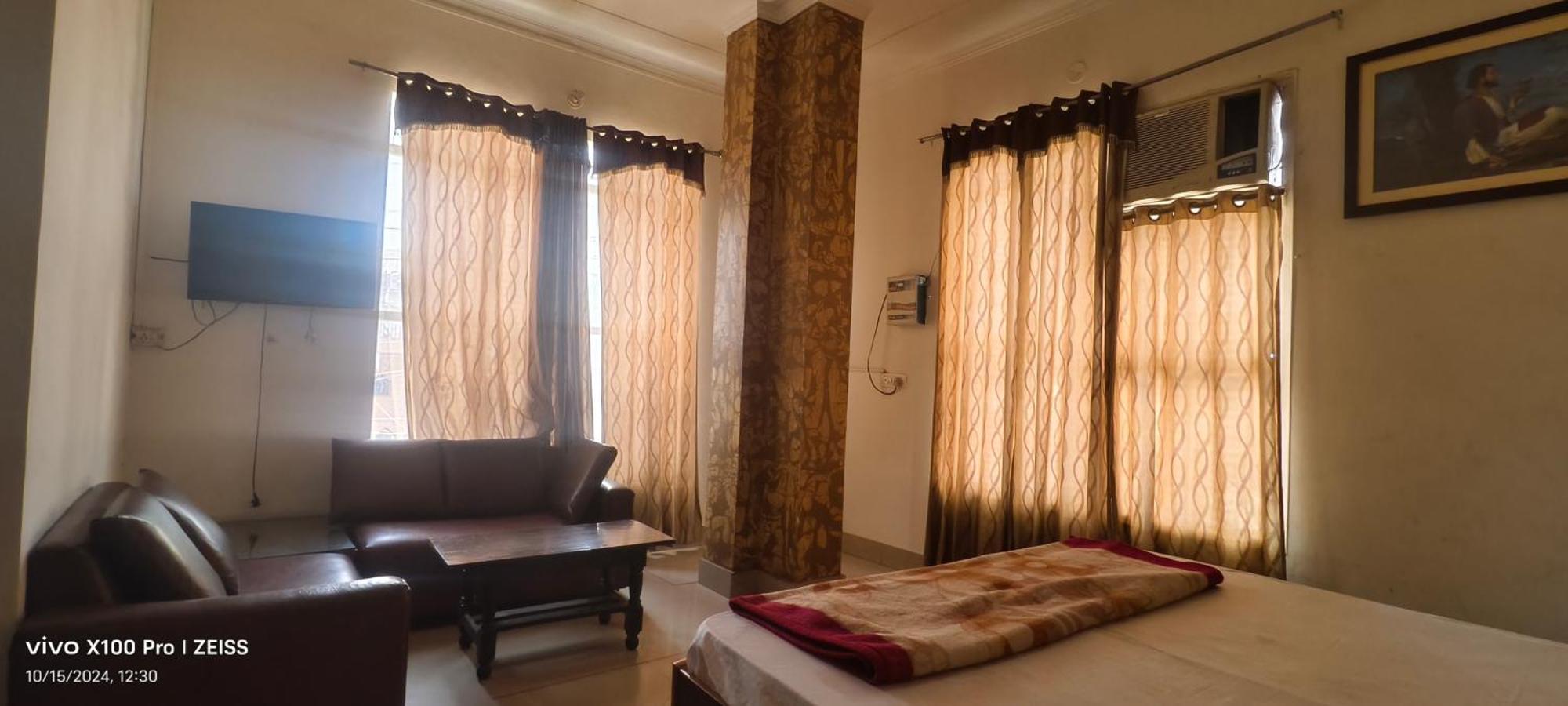 Surya Hotel Sirsa Rum bild