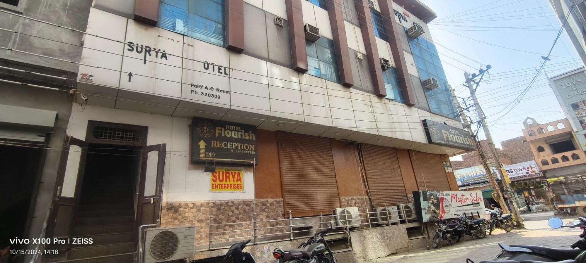 Surya Hotel Sirsa Exteriör bild