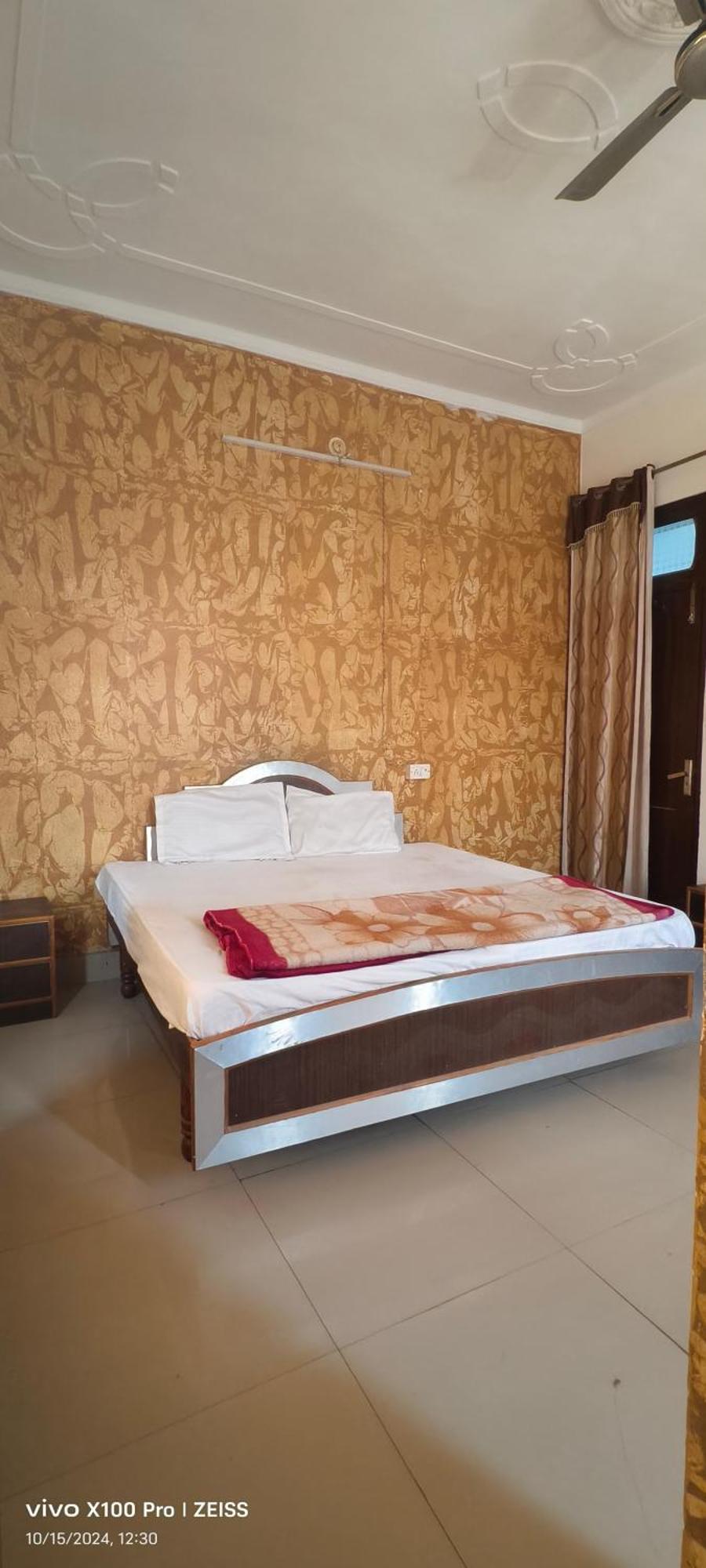 Surya Hotel Sirsa Exteriör bild